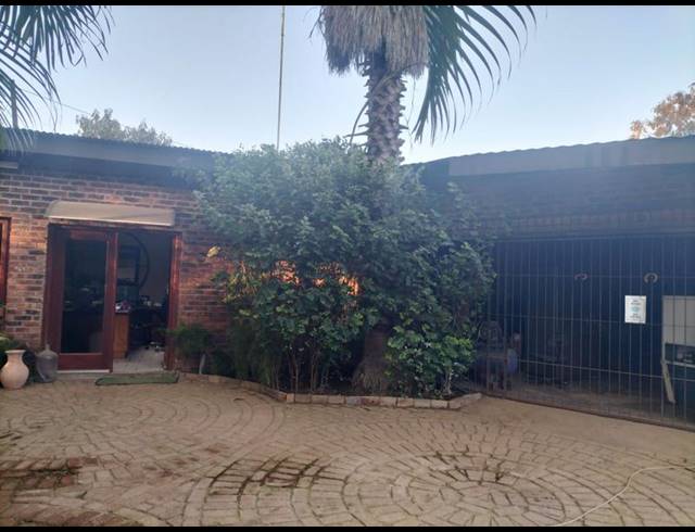 4 BEDROOM HOUSE FOR SALE IN DENDRON